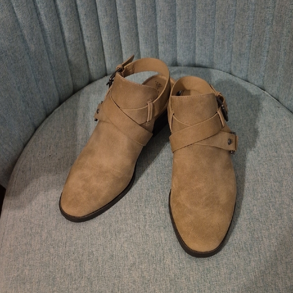 Indigo Shoes - Womans Tan Suede Ankle Boots